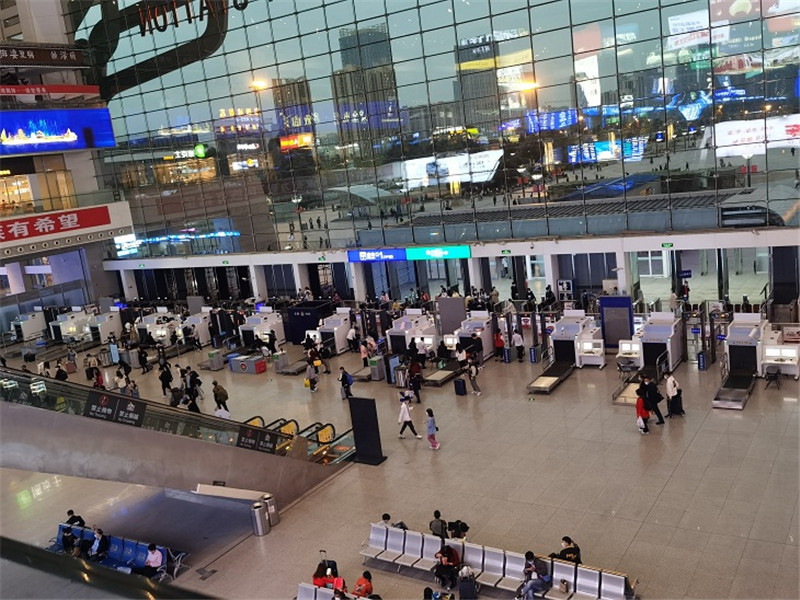 <b>成都东站-AT100100D</b>